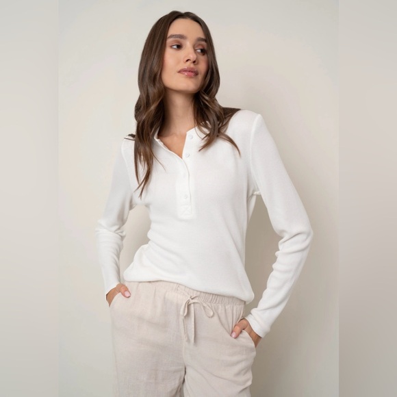 NWT Cyrus Women's Waffle Botton Up Open Collar V-Neck Thermal Top - Medium, Bone - Picture 2 of 10